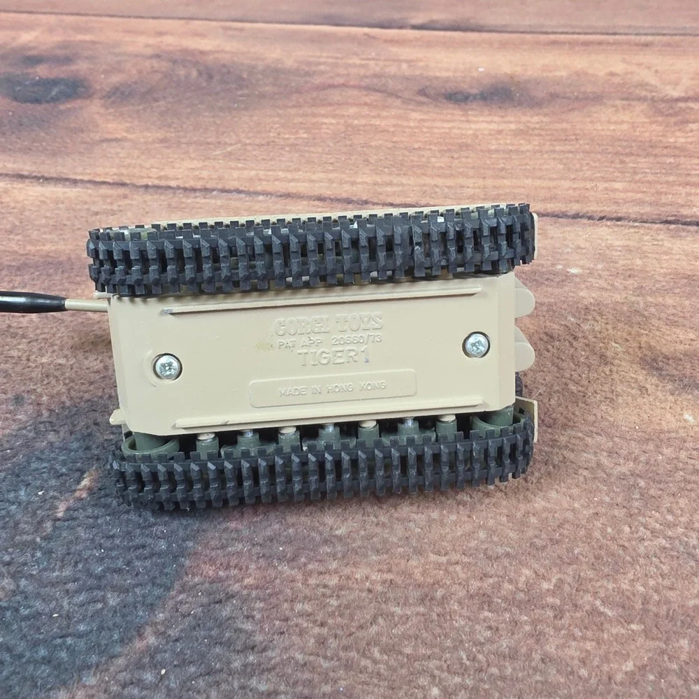 Corgi Toys Tiger 1 Tank Military Vehicle Tan Green Good Camouflage 144 WWII